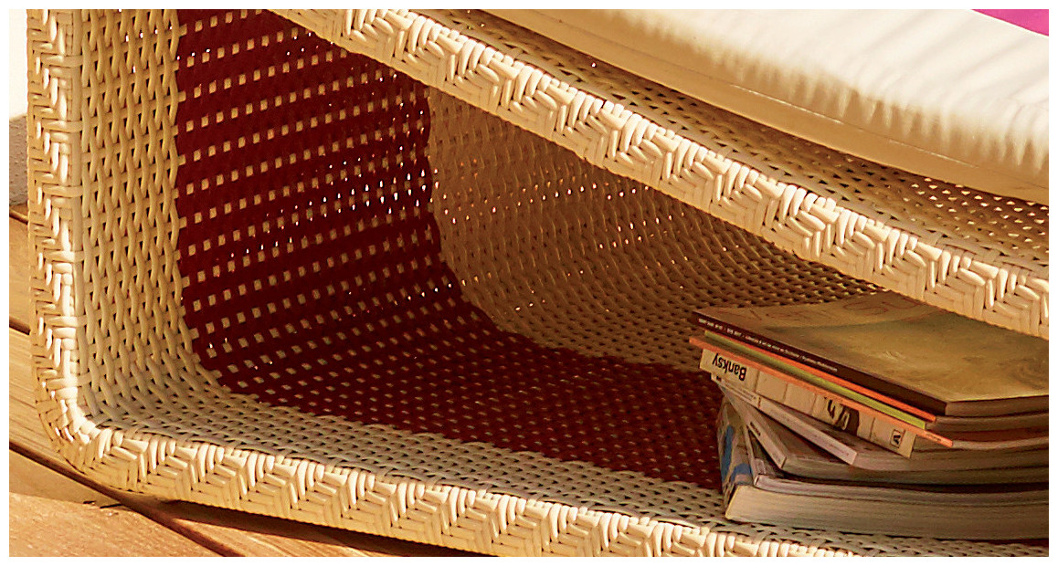 zoom sur le bain de soleil summertime hémisphère en situation 