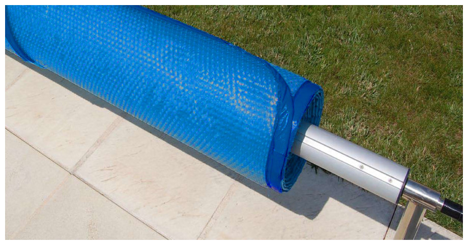 Bâche à bulles standard prédécoupée 400µ bleu - zoom sur enrouleur