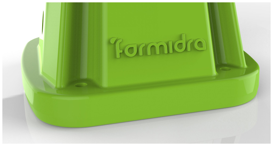 finition de la douche solaire so happy formidra en situation