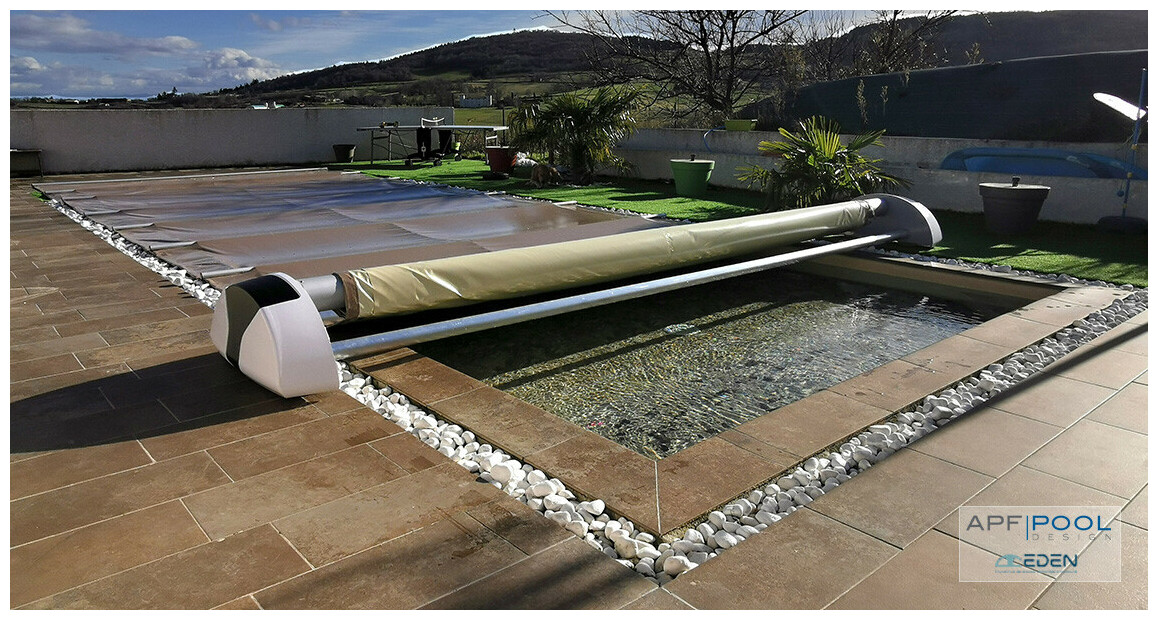 Bâche à barres motorisée toutes saisons Eden