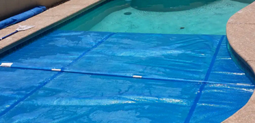 Bache solaire piscine ou d'hivernage : quelles différences ?