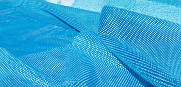 Comment mettre une bâche à bulles pour piscine ?