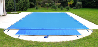Quelle bâche choisir pour protéger sa piscine en hiver ?