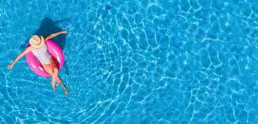 Remise en route piscine après l'hiver - guide complet 2026