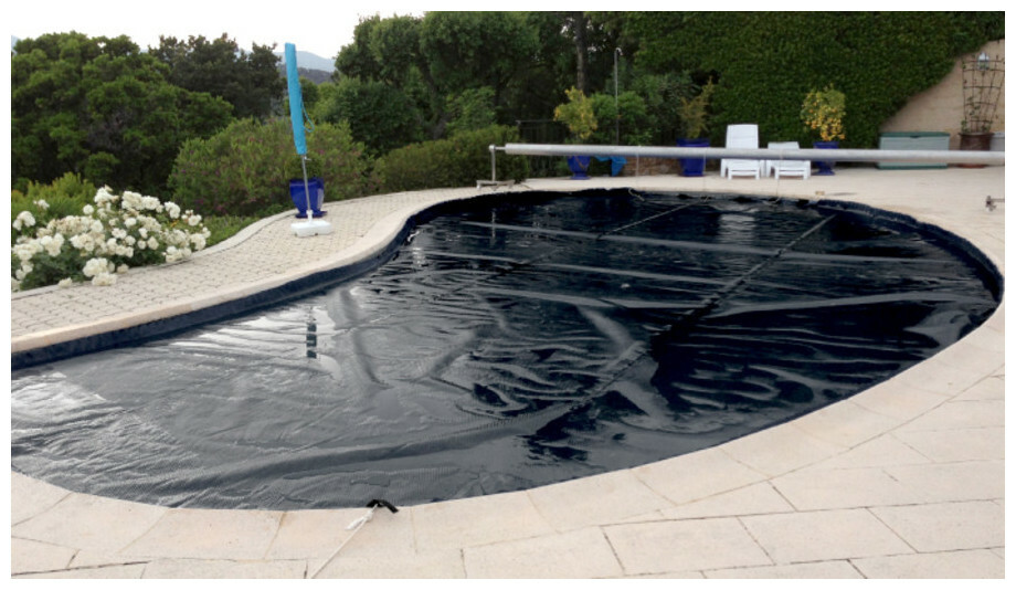 bache a bulles noire luxe iverbul quatro bavette grille le m piscine center 1492173451