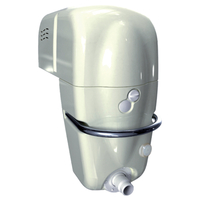 Nage à contre courant hors bord