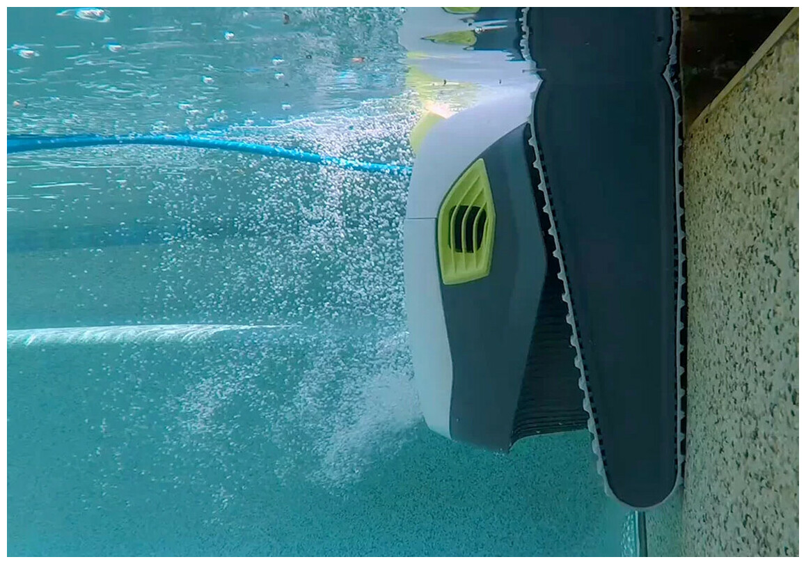 zoom sur le robot nettoyeur de piscine Dolphin T30