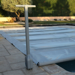 Enrouleur motorisé pour bâches à barres IScoot 700 bassin jusqu'à 10 x 5 m